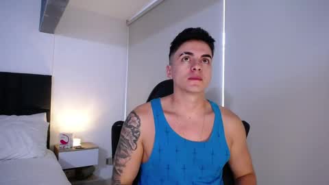 Snapshot of christianvalenzia chatting on 12/17/25, 12:55 Christian online show from 12/17/25, 12:55