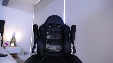 Snapshot of christianvalenzia chatting on 12/19/25, 06:48 Christian online show from 12/19/25, 06:48