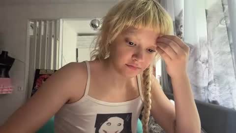 Snapshot of christiechorney chatting on 07/25/26, 12:25 christiechorney online show from 07/25/26, 12:25