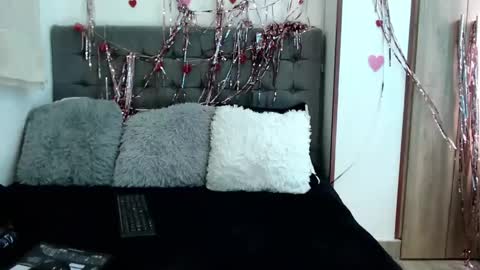 Christine Moore online show from 09/22/25, 05:37