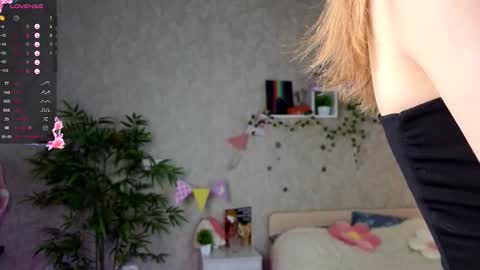 Snapshot of christina_hammond chatting on 02/22/26, 12:04 Ann online show from 02/22/26, 12:04