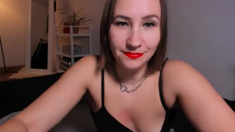 Snapshot of christina_rosse chatting on 11/18/25, 10:09 christina rosse online show from 11/18/25, 10:09