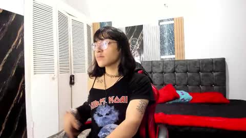 Christina online show from 12/03/25, 01:20