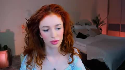 christinaconteeree online show from 11/24/25, 07:24