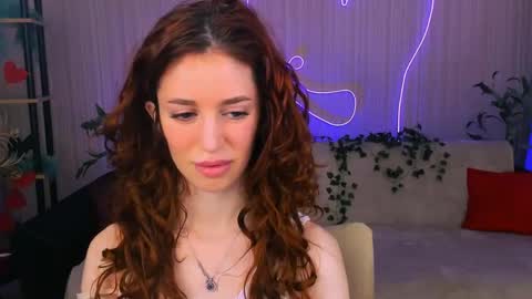 Snapshot of christinaconteeree chatting on 06/04/26, 07:20 christinaconteeree online show from 06/04/26, 07:20