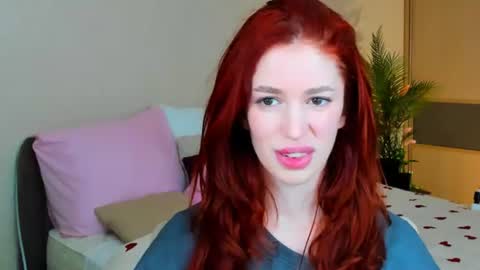 Snapshot of christinaconteeree chatting on 06/20/26, 03:20 christinaconteeree online show from 06/20/26, 03:20