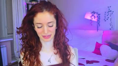 Snapshot of christinaconteeree chatting on 06/25/26, 07:29 christinaconteeree online show from 06/25/26, 07:29