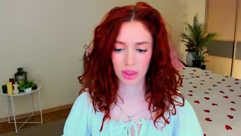 Snapshot of christinaconteeree chatting on 06/26/26, 08:24 christinaconteeree online show from 06/26/26, 08:24
