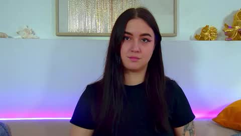 Christina online show from 10/07/25, 06:49