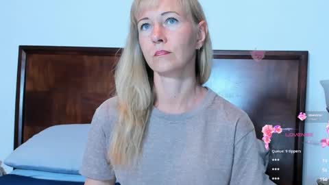 Snapshot of christine_35 chatting on 01/07/25, 01:03 Christine - online show from 01/07/25, 01:03