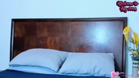 Snapshot of christine_35 chatting on 02/11/25, 01:51 Christine - online show from 02/11/25, 01:51