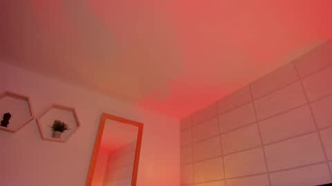 Christine  online show from 12/04/25, 12:03