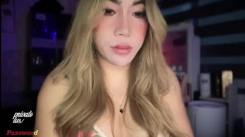 Snapshot of christinee_star chatting on 09/18/25, 10:12 christine online show from 09/18/25, 10:12