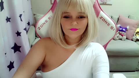 Snapshot of christirose chatting on 12/29/24, 08:33 Christi online show from 12/29/24, 08:33