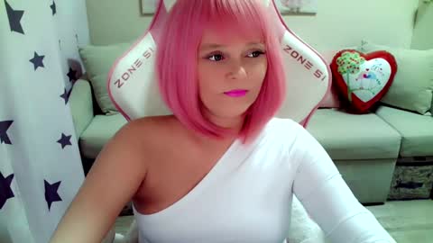 Snapshot of christirose chatting on 02/14/25, 07:38 Christi online show from 02/14/25, 07:38