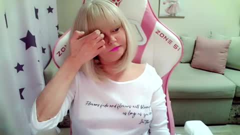 Christi online show from 11/18/25, 06:40