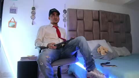 christopher online show from 05/13/26, 09:22