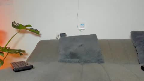 Christopher online show from 02/19/25, 06:11