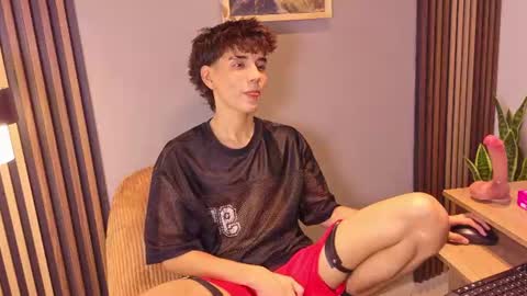 Snapshot of christopher_robin4 chatting on 08/02/26, 01:42 Chris online show from 08/02/26, 01:42