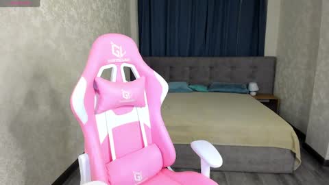 hristy3 online show from 02/10/25, 01:24