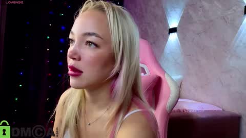 hristy3 online show from 11/26/25, 12:33