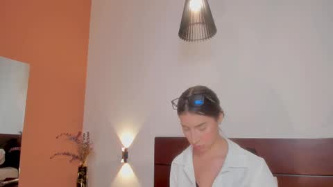 Snapshot of christy_seaa chatting on 02/13/25, 06:27 Christy online show from 02/13/25, 06:27