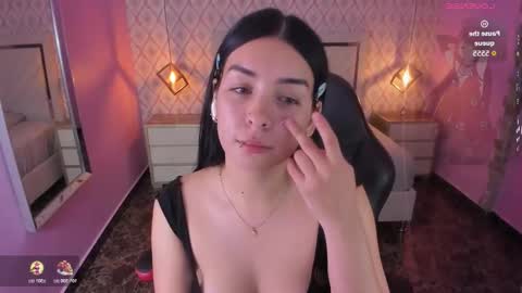 Snapshot of christy_teigen chatting on 10/25/25, 07:30 CHRISTY online show from 10/25/25, 07:30