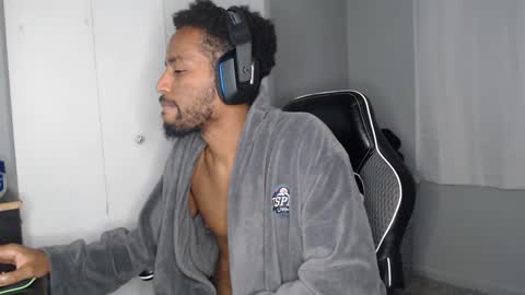 Snapshot of chrisvacherx chatting on 12/04/24, 06:22 ChrisVacherx online show from 12/04/24, 06:22