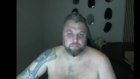 Snapshot of chrizz80 chatting on 12/19/25, 09:22 Chrizz online show from 12/19/25, 09:22