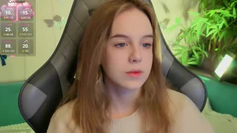 EvaBlonde TayaBrunette EliieBlack hair online show from 01/11/26, 08:52