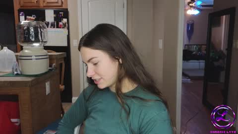 Snapshot of chroniclove chatting on 02/21/25, 08:27 Marley online show from 02/21/25, 08:27