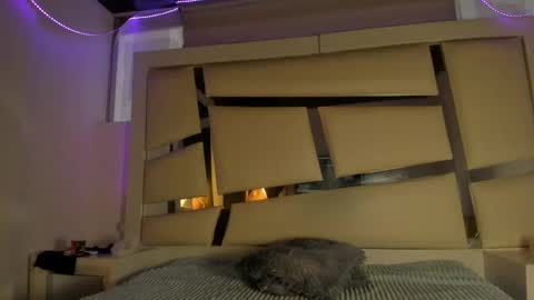 instagram chrystaljade.1 online show from 03/16/26, 12:53