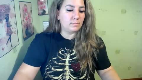 Diana online show from 12/25/24, 11:33