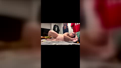 Snapshot of chubbybottom690 chatting on 12/17/25, 05:13 chubbybottom690 online show from 12/17/25, 05:13