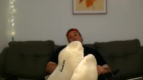 Snapshot of chubbygaymanbigfeet chatting on 05/27/26, 02:03 ChubbyGayManBigFeet online show from 05/27/26, 02:03