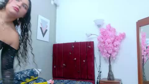 Snapshot of chubbykinkyygirl chatting on 11/12/25, 01:00 chubbykinkyygirl online show from 11/12/25, 01:00