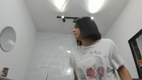 ...   ... online show from 12/21/25, 04:41