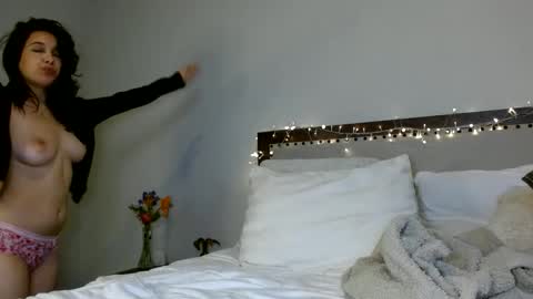 Snapshot of cicithesweetest chatting on 02/17/26, 12:01 cicithesweetest online show from 02/17/26, 12:01