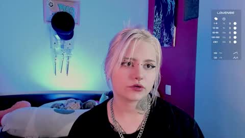 Snapshot of cigaretteduringsex chatting on 10/17/25, 09:23 Helen and Teya online show from 10/17/25, 09:23