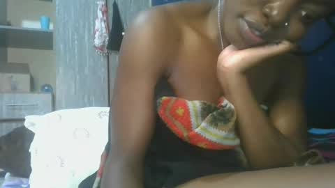 Snapshot of cilia_petite chatting on 03/10/25, 01:12 cilia petite online show from 03/10/25, 01:12