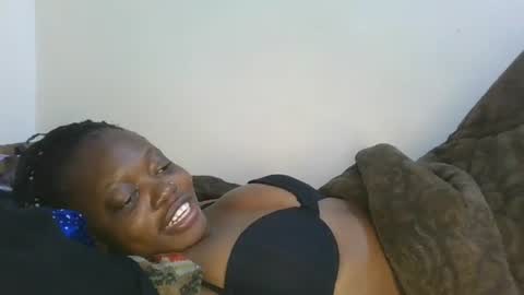 Snapshot of cilia_petite chatting on 02/10/26, 01:10 cilia petite online show from 02/10/26, 01:10