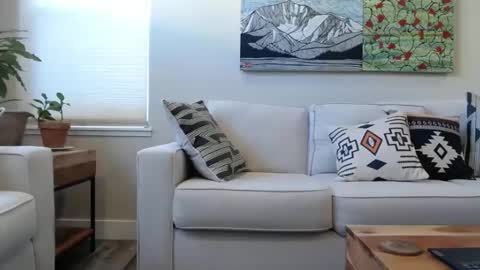 Snapshot of cinapw chatting on 10/18/25, 03:02 cinapw online show from 10/18/25, 03:02