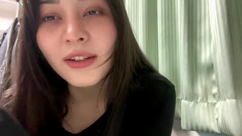 Snapshot of cindieknous chatting on 05/16/26, 12:29 Lin online show from 05/16/26, 12:29