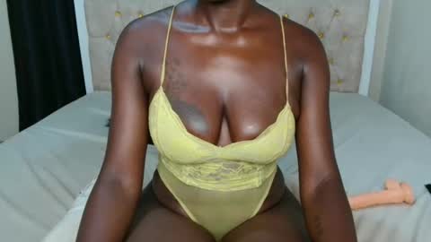 Snapshot of cindy_spice chatting on 12/14/25, 06:12 cindy spice online show from 12/14/25, 06:12