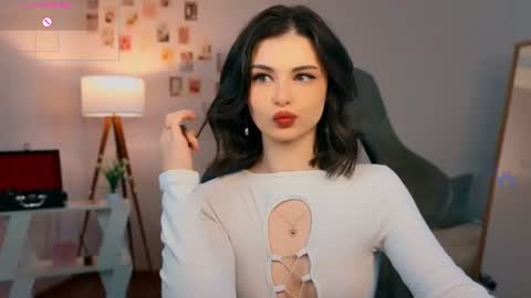Snapshot of cindyclub_ chatting on 06/13/26, 03:26 Rebbeka online show from 06/13/26, 03:26