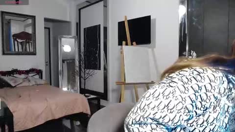 Snapshot of cindywood chatting on 12/17/25, 06:08 Cindy online show from 12/17/25, 06:08