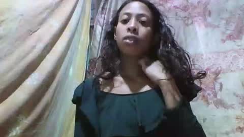 Snapshot of cindyx69 chatting on 12/19/25, 03:35 cindyx69 online show from 12/19/25, 03:35