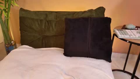 cinnamon_kyla online show from 12/02/25, 12:54