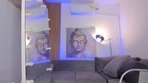 Snapshot of cinnia_ chatting on 02/25/26, 10:58 Cintia online show from 02/25/26, 10:58