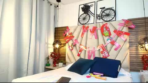 Snapshot of cinthiabaker chatting on 09/17/25, 11:23 cinthiabaker online show from 09/17/25, 11:23